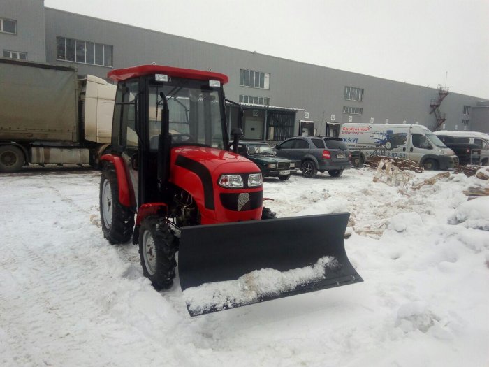 Расчистка участка парковки от снега в Черноголовке